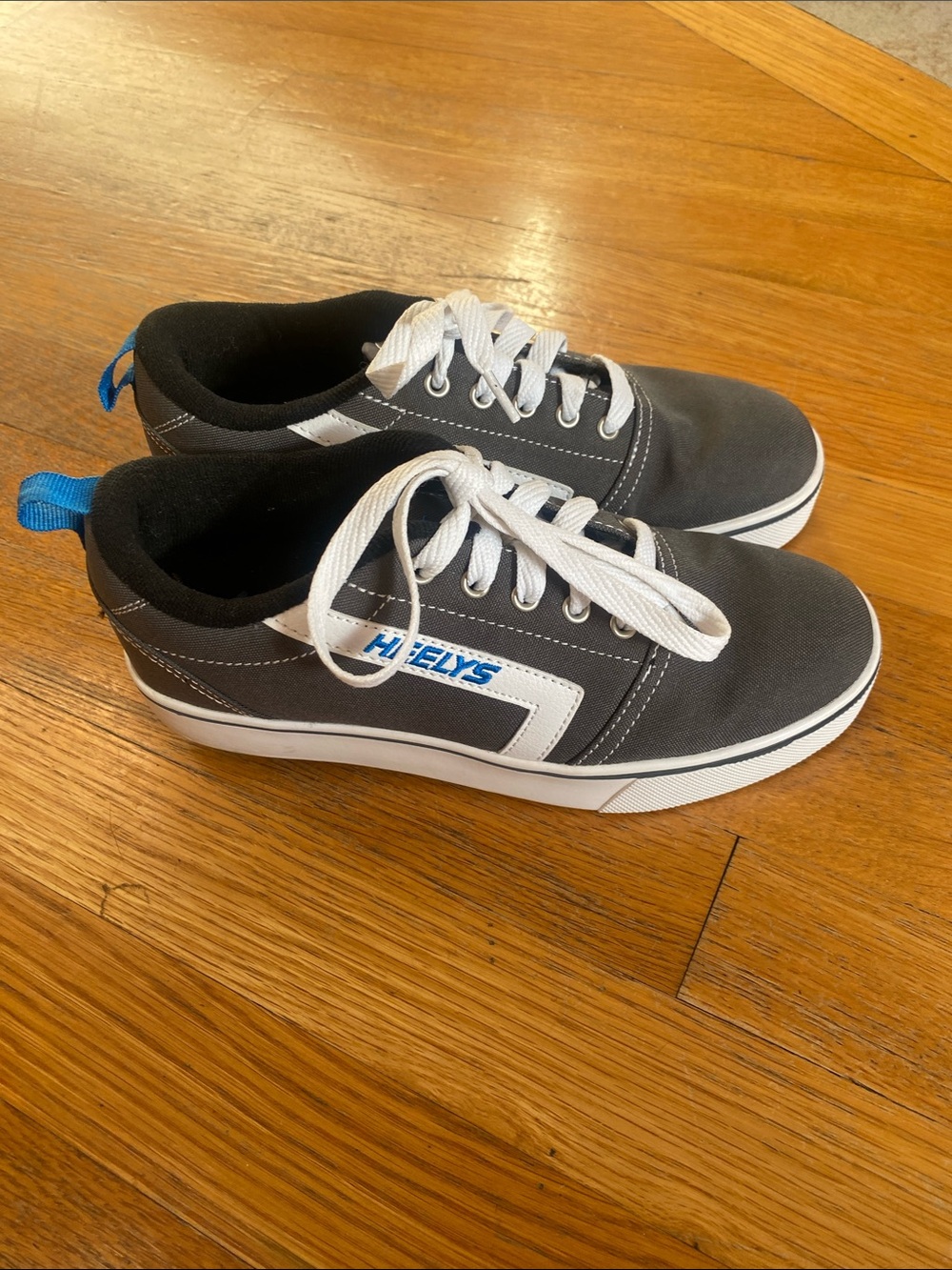 Heelys Gray Canvas Sneakers with White Trim and Blue Logo Youth size 6